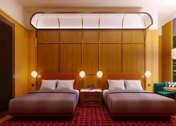 Hotel Canopy By Hilton Loop 4*